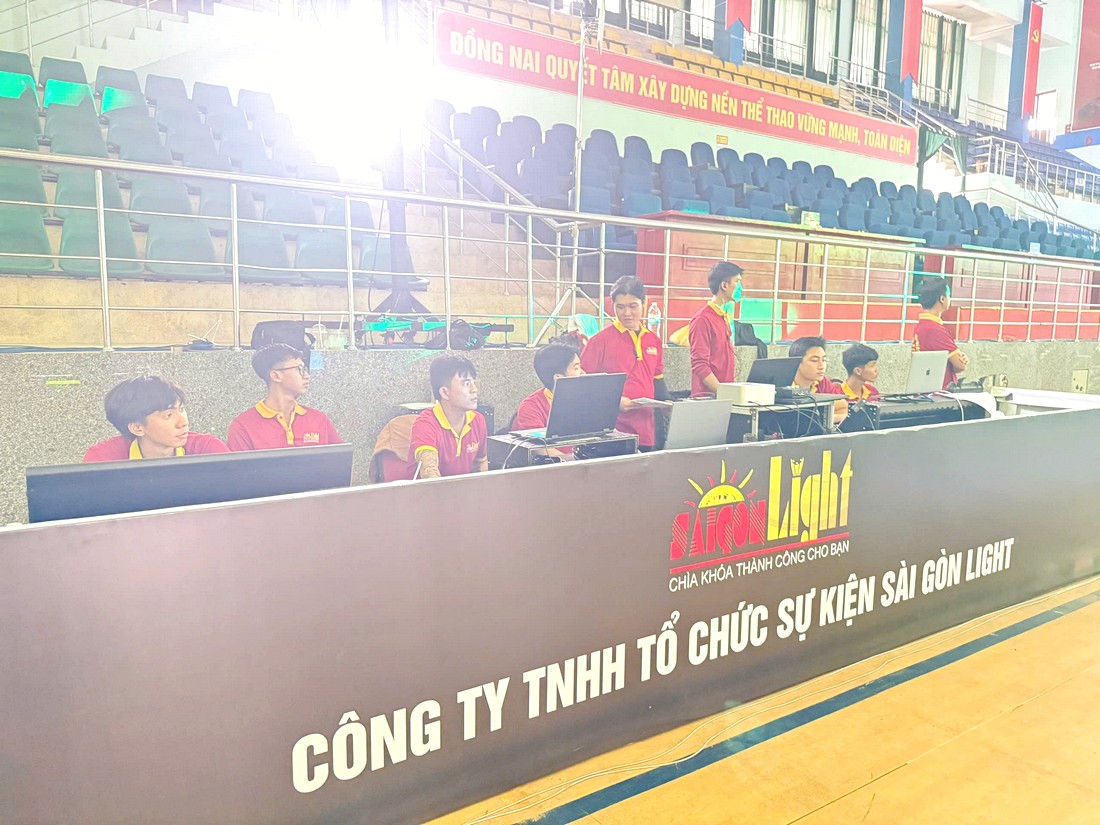 Khu vực FOH kiểm soát tín hiệu kỹ thuật tại Lễ xuất quân Trường Tươi Đồng Nai.