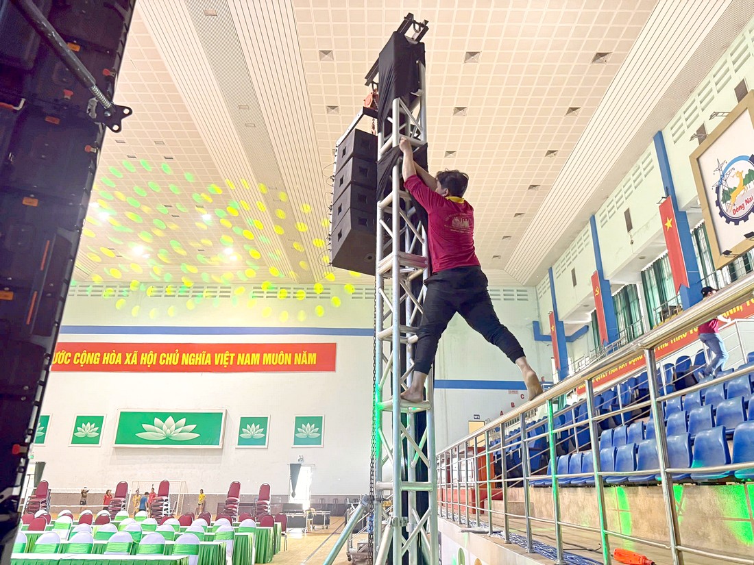 Không gian nhà thi đấu được phân khu khoa học, bảo đảm tầm nhìn và lối di chuyển cho khách.