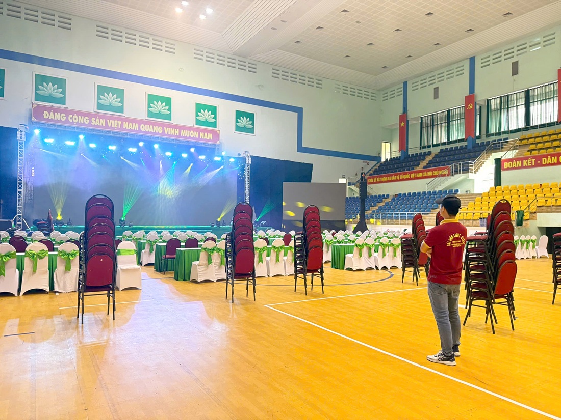 Không gian nhà thi đấu trước Lễ xuất quân