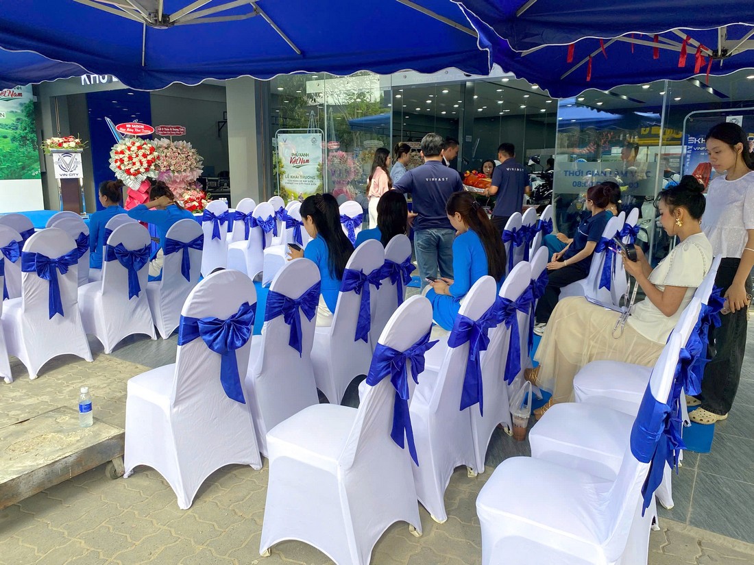 Ghế ngồi khách mời trong chương trình khai trương VinFast