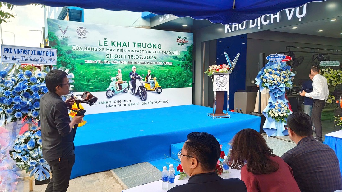 Quay phim lễ khai trương VinFast Vin City