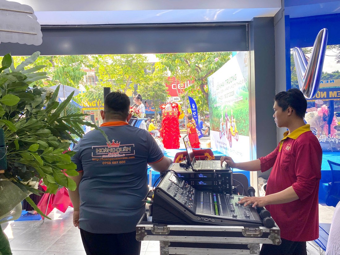 Thiết bị âm thanh phục vụ tổ chức lễ khai trương cửa hàng