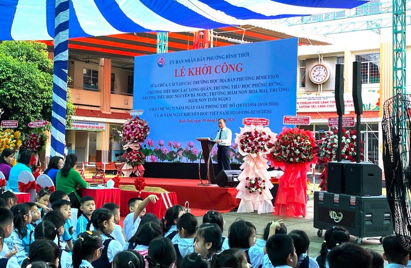 Hệ thống nhà bạt xanh - trắng do Hoàng Quân Event lắp đặt