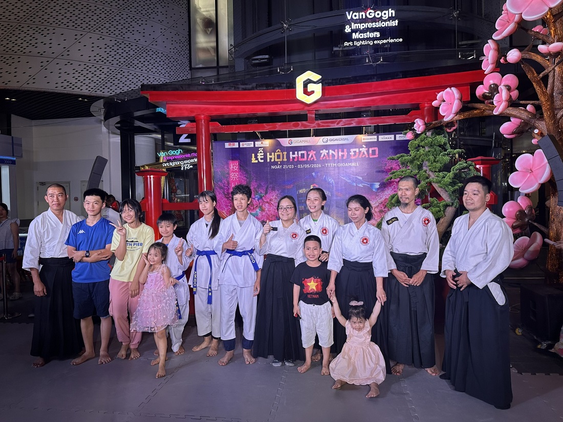 Khoảnh khắc tại Lễ hội Hoa Anh Đào 2026