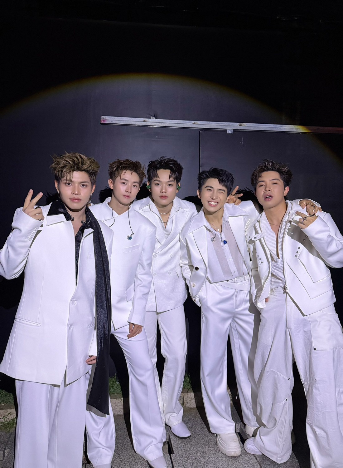 Các nghệ sĩ biểu diễn tại Mega Concert Gia Lai 2026