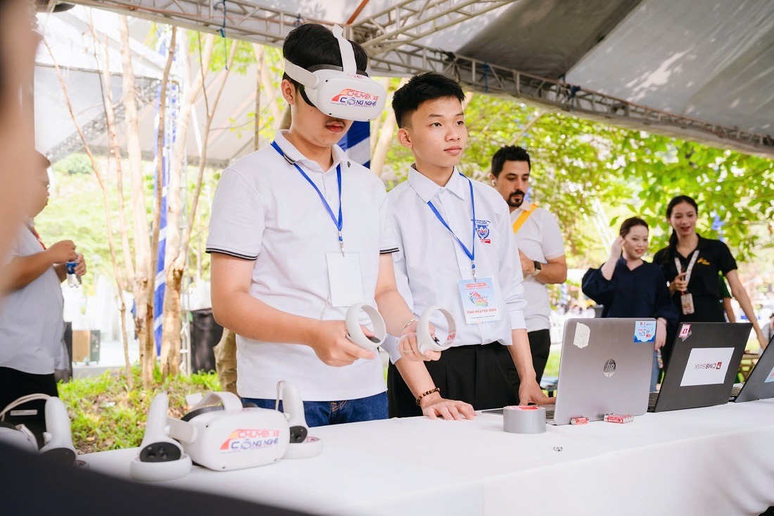 Trải nghiệm kính thực tế ảo VR tại Youth Fest 2026