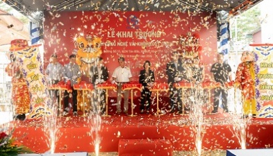 LỄ KHAI TRƯƠNG CÔNG TY TNHH CÔNG NGHỆ VẢI KHÔNG DỆT OUYUE VIỆT NAM